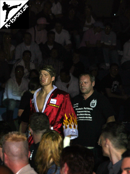 Asmir Burgic with trainer Trainer Detlef Türnau (Asmir Burgic) (K-1 Germany Grand Prix 2005 in Koblenz)