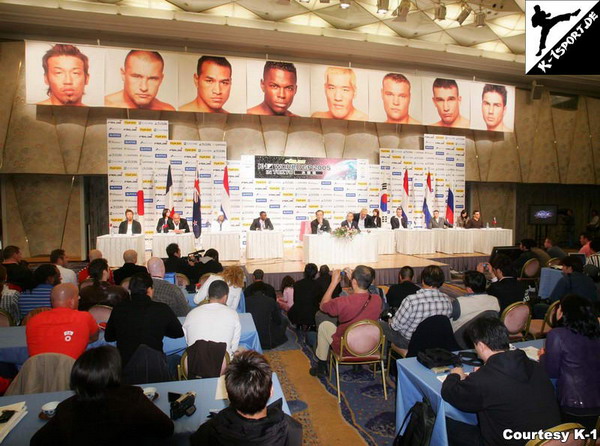 K-1 World Grand Prix 2005 Final Pressekonferenz (Musashi, Jerome Le Banner, Ray Sefo, Remy Bonjasky, Hong-man Choi, Semmy Schilt, Peter Aerts, Ruslan Karaev) (K-1 WORLD GRAND PRIX 2005 FINAL)