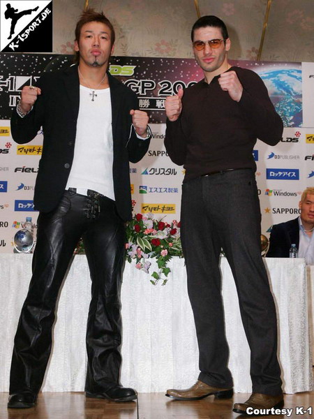 K-1 World Grand Prix 2005 Final Pressekonferenz (Musashi, Ruslan Karaev) (K-1 WORLD GRAND PRIX 2005 FINAL)