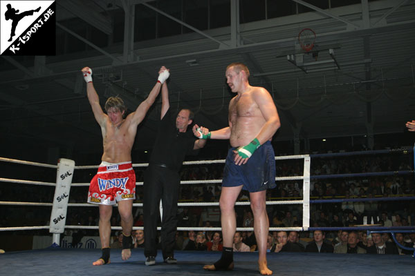 Burgic wins against Saebro (Asmir Burgic, Waldemar Dohmke) (K-1 Final Battle)