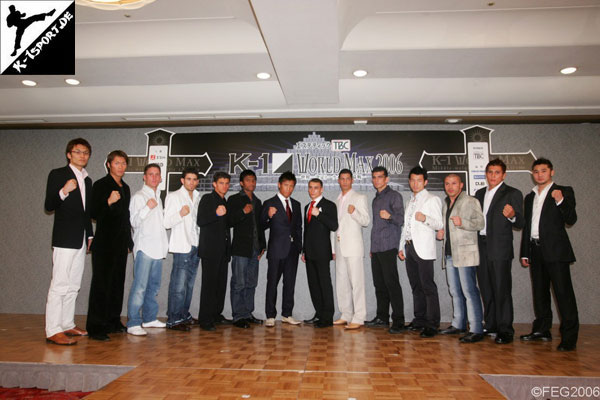 Pressekonferenz (Yoshihiro Sato, Taishin Kohiruimaki, Andy Souwer, Drago, Albert Kraus, Buakaw Por.Pramuk, Masato, Remigijus Morkevicius, Virgil Kalakoda, Ali Gunyar, Tatsuji, Mike Zambidis, Ole Laursen, Tsogto Amara) (K-1 World Max 2006 World Tournament Open)