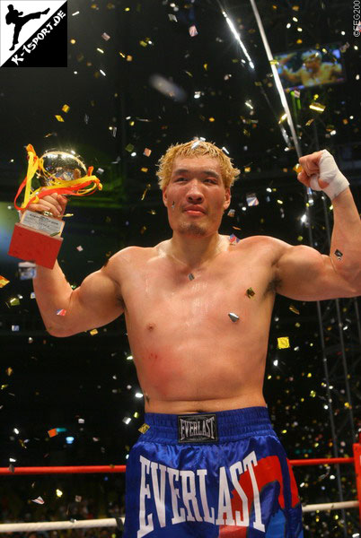 Hong-Man Choi, der Superkampf-Gewinner (Hong-man Choi) (K-1 World Grand Prix 2006 in Seoul)