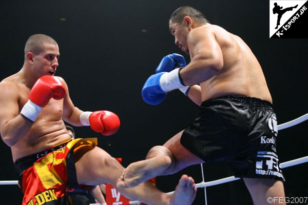  Gokhan Saki, Hiromi Amada (K-1 World Grand Prix 2007 in Yokohama)