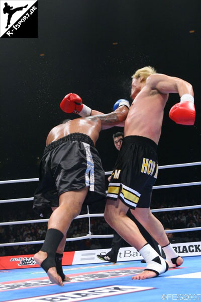  Mighty Mo, Hong-man Choi (K-1 World Grand Prix 2007 in Yokohama)