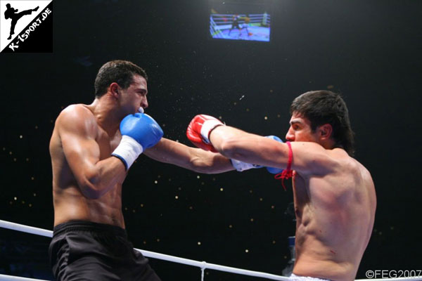  Badr Hari, Ruslan Karaev (K-1 World Grand Prix 2007 in Yokohama)