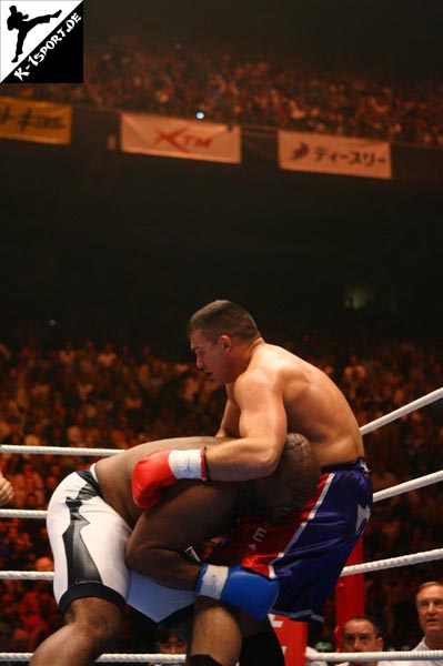  Peter Aerts, Bob Sapp (K-1 World Grand Prix 2007 in Amsterdam)