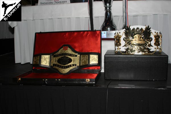 Press Conference, the trophies  (K-1 World Grand Prix 2007 in Amsterdam)