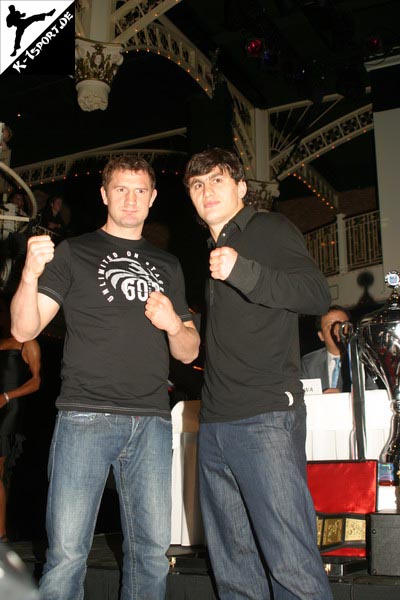 Pressekonferenz (Maksim Neledva, Magomed Magomedov) (K-1 World Grand Prix 2007 in Amsterdam)