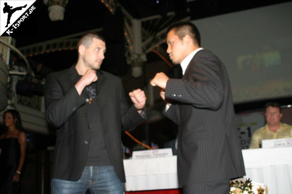 Press Conference (Nicolas Vermont, Junichi Sawayashiki) (K-1 World Grand Prix 2007 in Amsterdam)