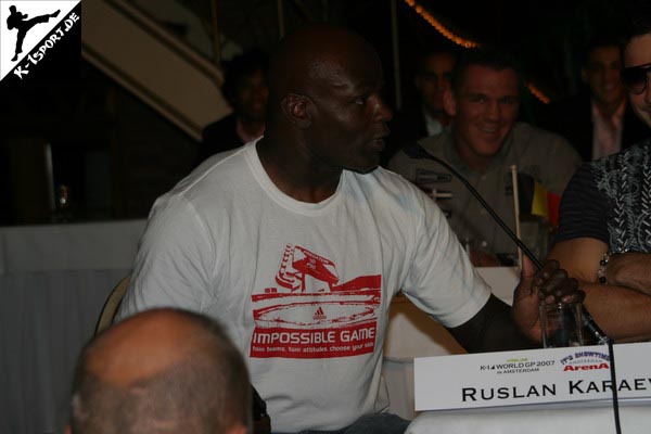 Pressekonferenz (Ernesto Hoost) (K-1 World Grand Prix 2007 in Amsterdam)
