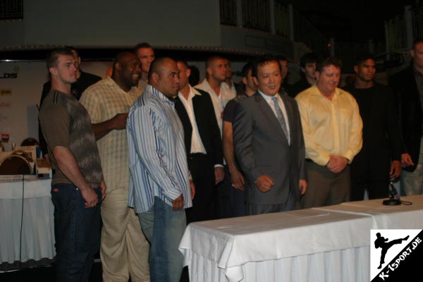 Press Conference (Paul Slowinski, Bob Sapp, Brecht Wallis, Mighty Mo, Peter Aerts, Gokhan Saki, Alistair Overeem) (K-1 World Grand Prix 2007 in Amsterdam)