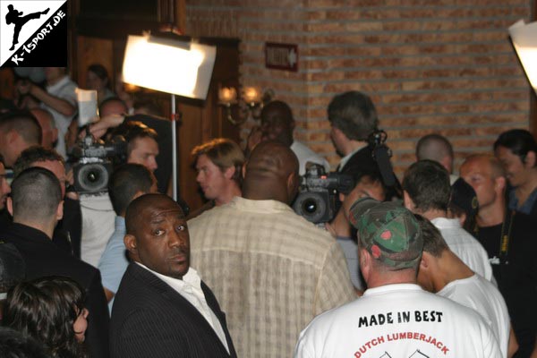 Pressekonferenz (Bob Sapp) (K-1 World Grand Prix 2007 in Amsterdam)