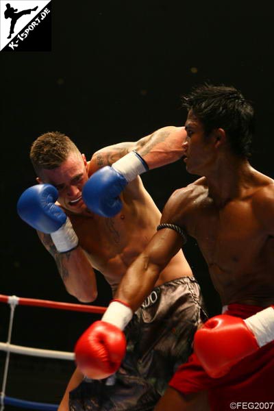  Nieky Holtzken, Buakaw Por.Pramuk (K-1 World Max 2007 World Tournament Open)