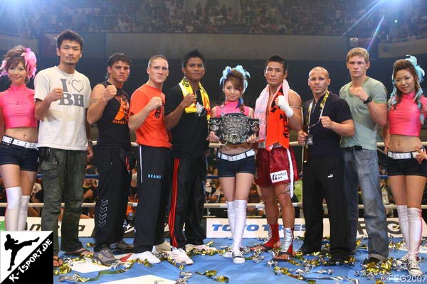 Alle Sieger (Yoshihiro Sato, Albert Kraus, Andy Souwer, Buakaw Por.Pramuk, Masato, Mike Zambidis, Artur Kyshenko) (K-1 World Max 2007 World Tournament Open)