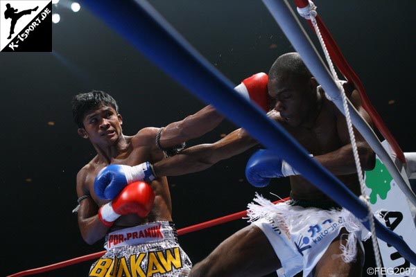  Buakaw Por.Pramuk, Andy Ologun (K-1 World Max 2007 World Elite Showcase)