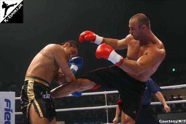  Tsuyoshi Nakasako, Bjorn Bregy (K-1 World Grand Prix 2006 in Sapporo)