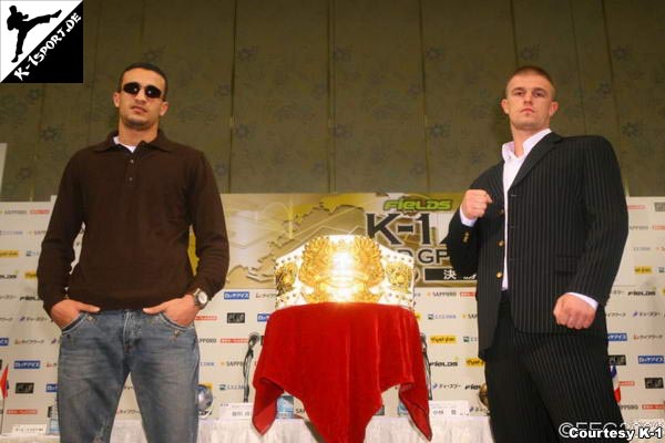 Pressekonferenz (Badr Hari, Paul Slowinski) (K-1 WORLD GRAND PRIX 2006 FINAL)