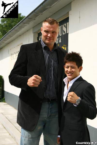 Nach der Pressekonferenz (Semmy Schilt, Hiroya) (K-1 World Grand Prix 2007 in Amsterdam)