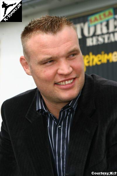 Nach der Pressekonferenz (Semmy Schilt) (K-1 World Grand Prix 2007 in Amsterdam)