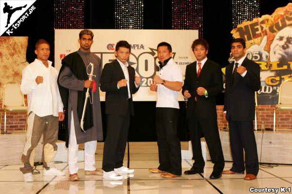 Die Mittelgewichts-Turnier-Kämpfer auf der Pressekonferenz (Kazuyuki Miyata, Black Mamba, Caol Uno, Katsuhiko Nagata, Hideo Tokoro, Vitor Ribeiro) (Hero's Middleweight Tournament Opening Round 2007)