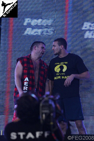 Aerts und Hari bei der Auslosung für das Finale