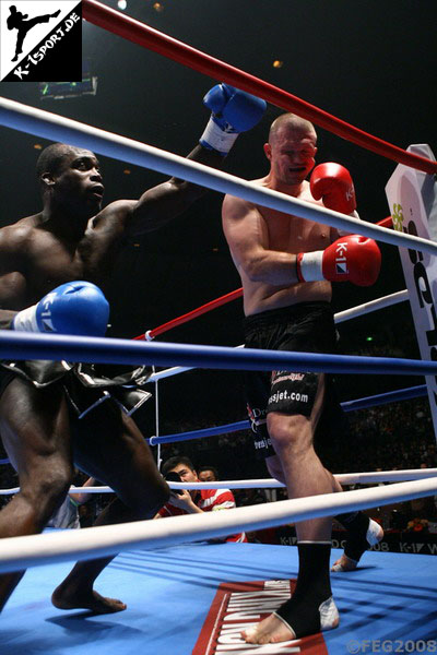  Melvin Manhoef, Paul Slowinski (K-1 WORLD GRAND PRIX 2008 FINAL)