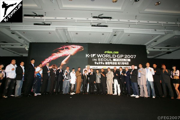 Pressekonferenz (Kyoung Suk Kim, Randy Kim, Young Hyun Kim, Badr Hari, Semmy Schilt, Remy Bonjasky, Glaube Feitosa, Jerome Le Banner, Yusuke Fujimoto, Peter Aerts, Hong-man Choi, Mighty Mo, Ray Sefo, Stefan Leko, Junichi Sawayashiki, Chalid 'Die Faust', Paul Slowinski, Doug Viney, Yong-Soo Park, Ryushi Yanagisawa, Keijiro Maeda) (K-1 World Grand Prix 2007 Final Elimination)