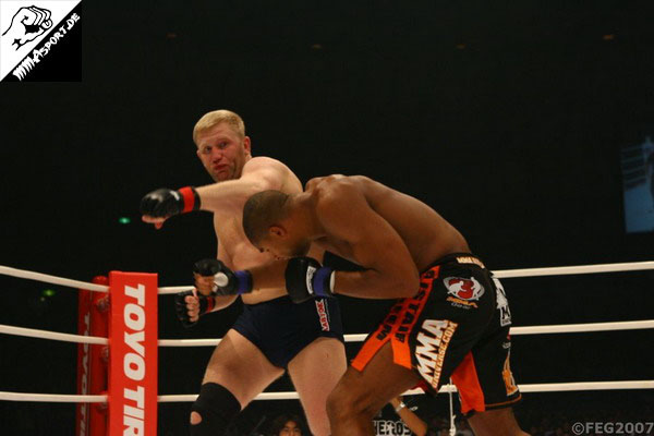 Sergey Kharitonov vs. Alistair Overeem