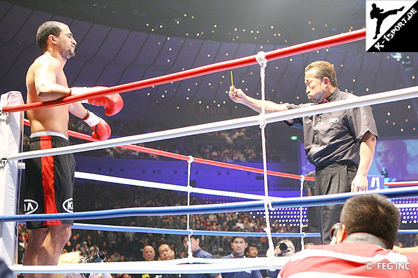 Kakuda zeigt Badr Hari die rote Karte (2008)