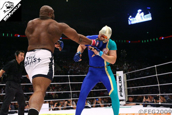  Bob Sapp, Kinniku Mantaro (K-1 PREMIUM 2008 Dynamite!!)