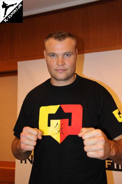  Semmy Schilt (K-1 World Grand Prix 2009 Final Elimination)