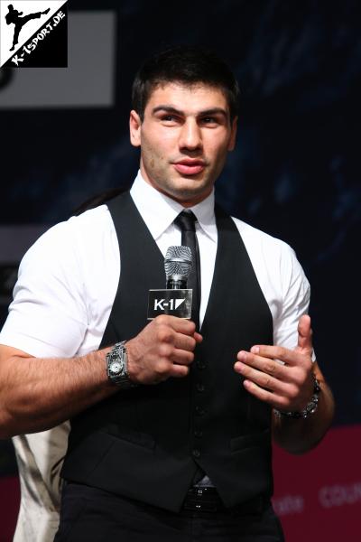 Pressekonferenz (Ruslan Karaev) (K-1 World Grand Prix 2009 Final Elimination)