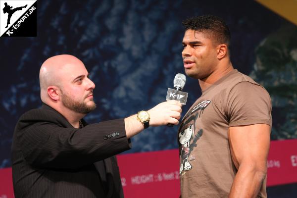 Press Conference (Alistair Overeem) (K-1 World Grand Prix 2009 Final Elimination)