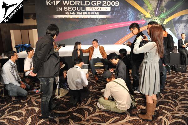Press Conference (Jerome Le Banner) (K-1 World Grand Prix 2009 Final Elimination)