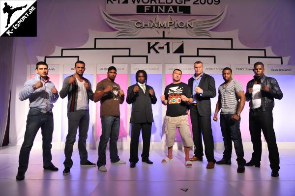 Auslosung (Ruslan Karaev, Badr Hari, Alistair Overeem, Ewerton Teixeira, Jerome Le Banner, Semmy Schilt, Errol Zimmerman, Remy Bonjasky) (K-1 WORLD GRAND PRIX 2009 FINAL)